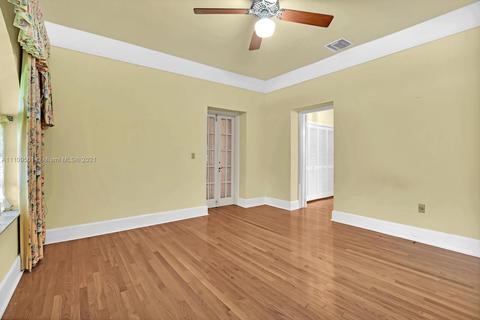1318 S Greenway Dr, Coral Gables, FL 33134 photo 10