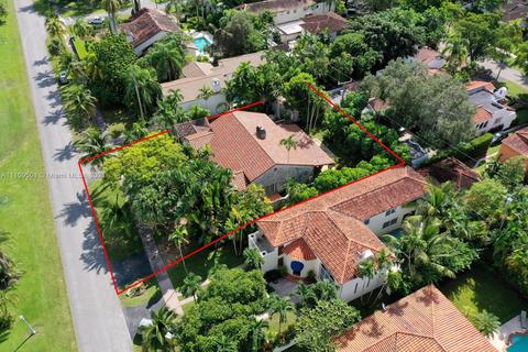 1318 S Greenway Dr, Coral Gables, FL 33134 photo 32