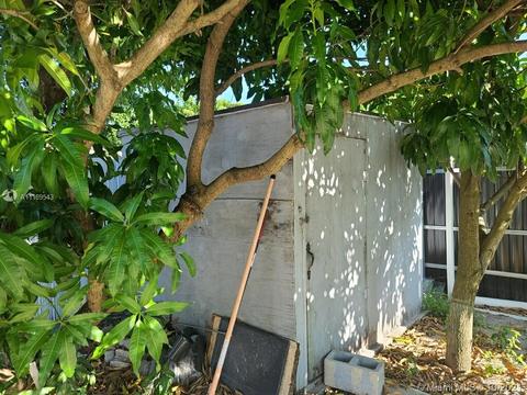 1041 E 6th Ave, Hialeah, FL 33010 photo 25