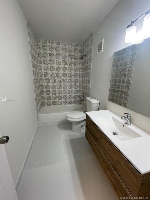 821 W 79th Pl, Hialeah, FL 33014 photo 7