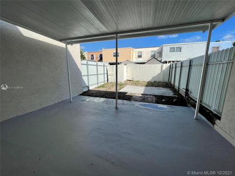 821 W 79th Pl, Hialeah, FL 33014 photo 9