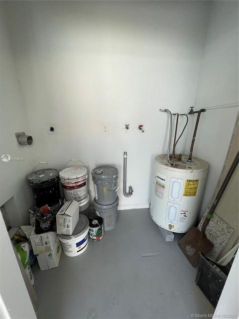 821 W 79th Pl, Hialeah, FL 33014 photo 8