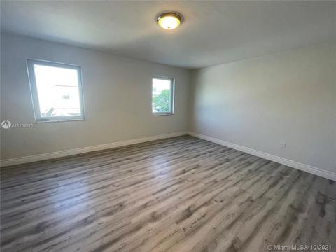 821 W 79th Pl, Hialeah, FL 33014 photo 6