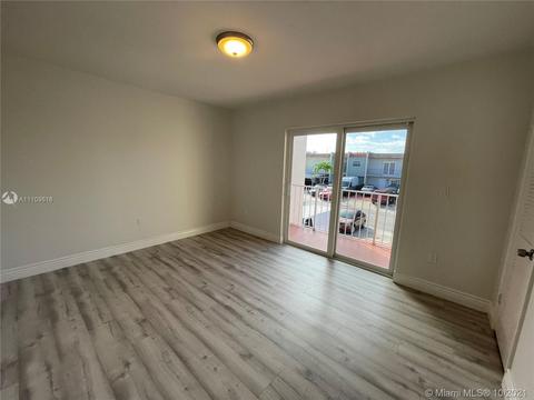 821 W 79th Pl, Hialeah, FL 33014 photo 5