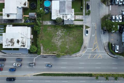383 W 35th St, Hialeah, FL 33012 photo 4
