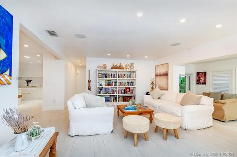 145 Hampton Ln, Key Biscayne, FL 33149 photo 5