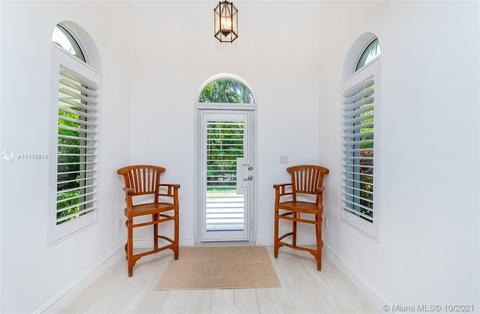 145 Hampton Ln, Key Biscayne, FL 33149 photo 3