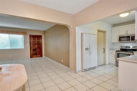 2801 SW 16th St, Miami, FL 33145 photo 13