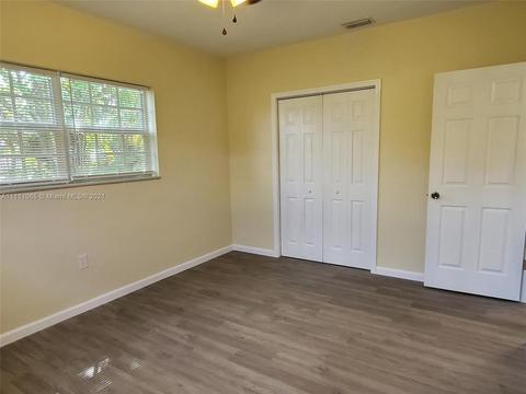 281 E 55th St, Hialeah, FL 33013 photo 29