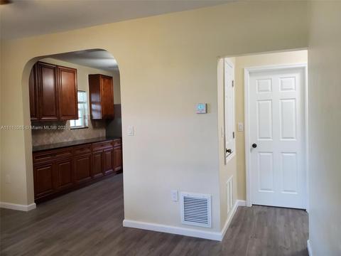 281 E 55th St, Hialeah, FL 33013 photo 13