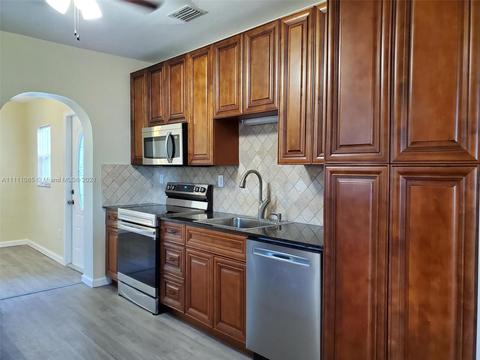281 E 55th St, Hialeah, FL 33013 photo 16
