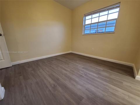 281 E 55th St, Hialeah, FL 33013 photo 23