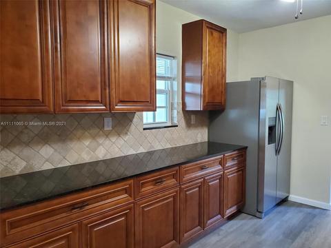 281 E 55th St, Hialeah, FL 33013 photo 15