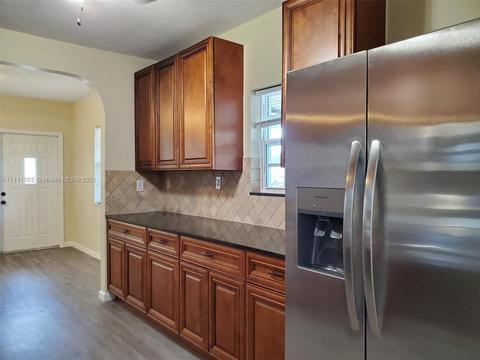 281 E 55th St, Hialeah, FL 33013 photo 17