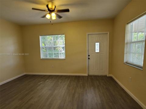 281 E 55th St, Hialeah, FL 33013 photo 8