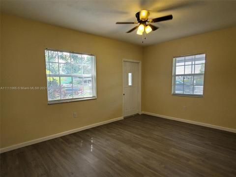 281 E 55th St, Hialeah, FL 33013 photo 12