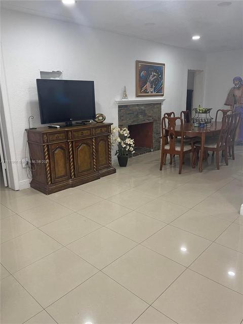 542 E 52nd St, Hialeah, FL 33013 photo 8
