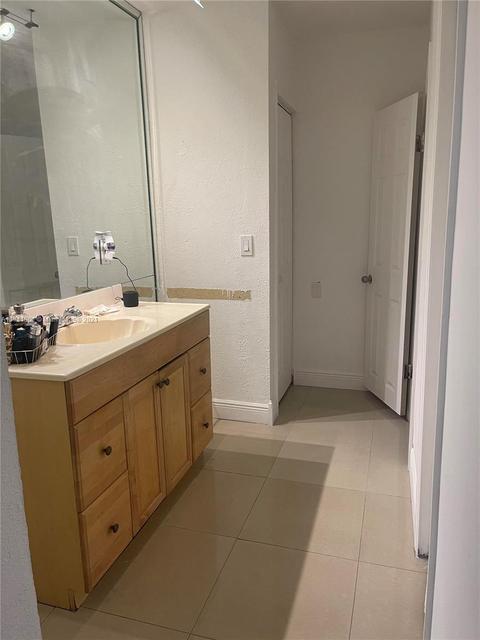 542 E 52nd St, Hialeah, FL 33013 photo 17