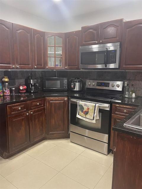 542 E 52nd St, Hialeah, FL 33013 photo 12