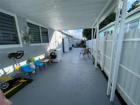 182 E 52nd Pl, Hialeah, FL 33013 photo 14