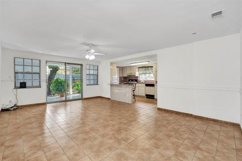 600 E 57th St, Hialeah, FL 33013 photo 16