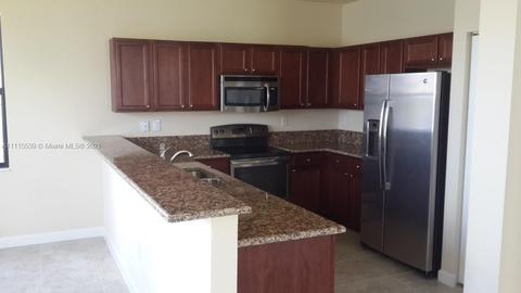 8630 W 33rd Ave, Hialeah, FL 33018 photo 2