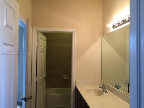 8630 W 33rd Ave, Hialeah, FL 33018 photo 1