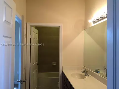 8630 W 33rd Ave, Hialeah, FL 33018 photo 1