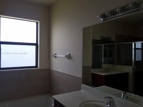 8630 W 33rd Ave, Hialeah, FL 33018 photo 22