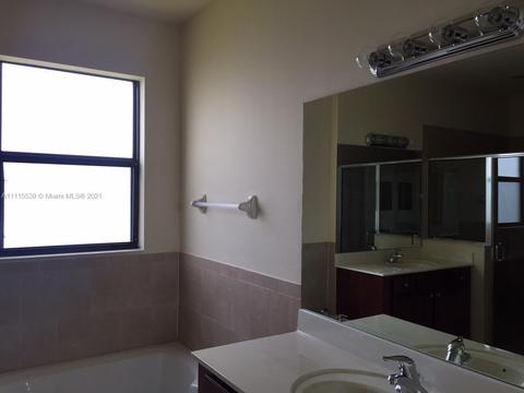 8630 W 33rd Ave, Hialeah, FL 33018 photo 19