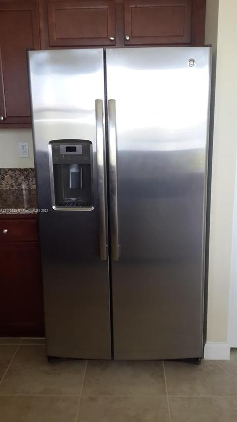 8630 W 33rd Ave, Hialeah, FL 33018 photo 5
