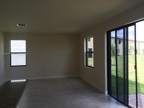 8630 W 33rd Ave, Hialeah, FL 33018 photo 9