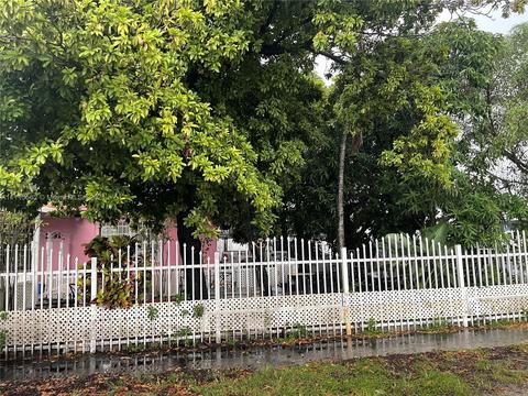 1091 E 18th St, Hialeah, FL 33013 photo 2
