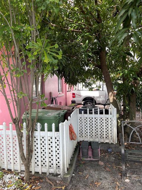 1091 E 18th St, Hialeah, FL 33013 photo 4
