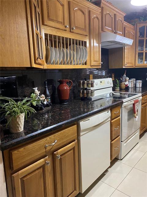 979 W 80th Pl, Hialeah, FL 33014 photo 10