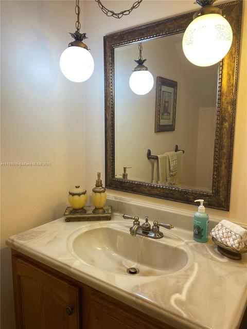 979 W 80th Pl, Hialeah, FL 33014 photo 15