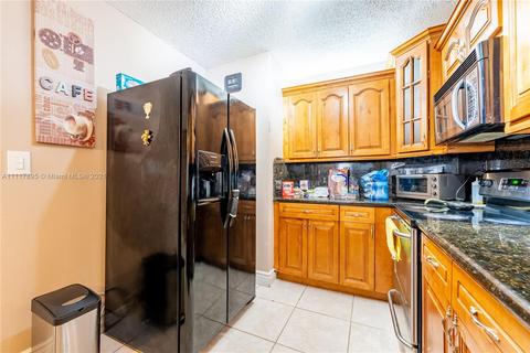 830 W 73rd Pl, Hialeah, FL 33014 photo 11