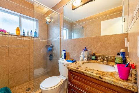 830 W 73rd Pl, Hialeah, FL 33014 photo 9