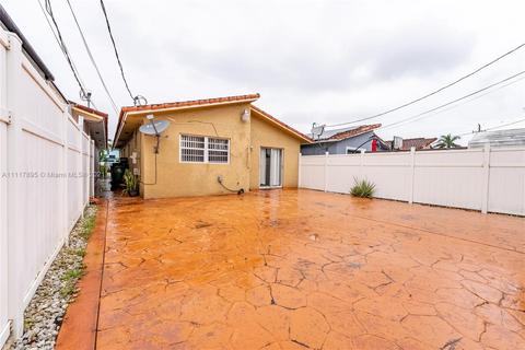 830 W 73rd Pl, Hialeah, FL 33014 photo 4