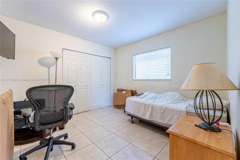 830 W 73rd Pl, Hialeah, FL 33014 photo 10