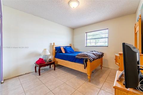 830 W 73rd Pl, Hialeah, FL 33014 photo 8