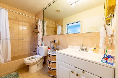 830 W 73rd Pl, Hialeah, FL 33014 photo 16