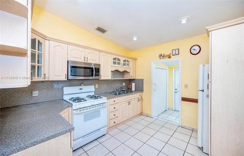 250 W 38th St, Hialeah, FL 33012 photo 14