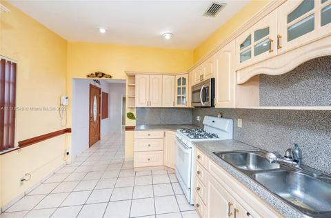 250 W 38th St, Hialeah, FL 33012 photo 15
