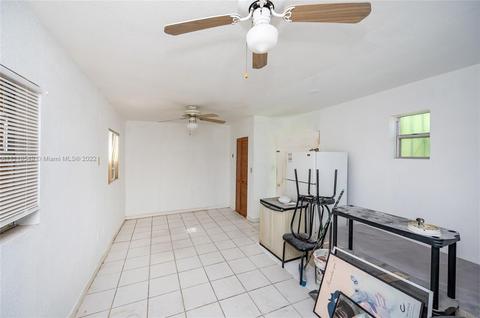 250 W 38th St, Hialeah, FL 33012 photo 9