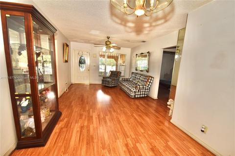 56 E 65th St, Hialeah, FL 33013 photo 6