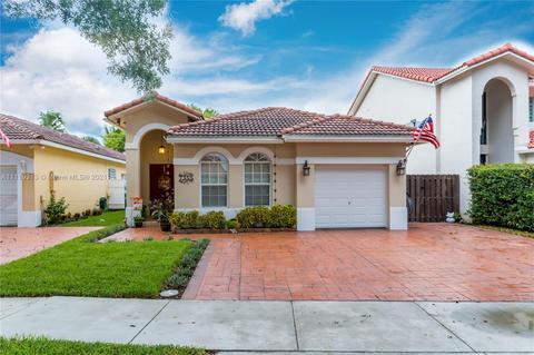 7355 Coldstream Dr, Hialeah, FL 33015 photo 1