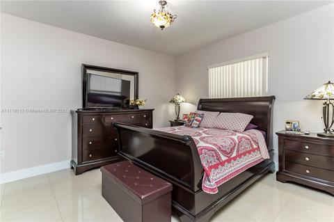 7355 Coldstream Dr, Hialeah, FL 33015 photo 10