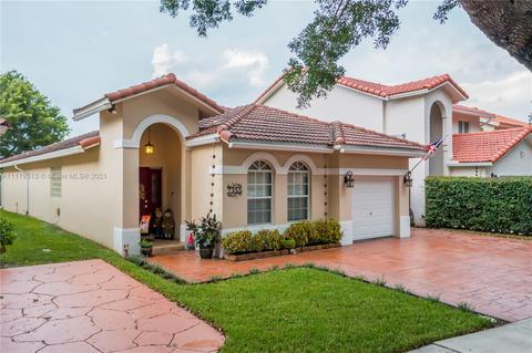 7355 Coldstream Dr, Hialeah, FL 33015 photo 2