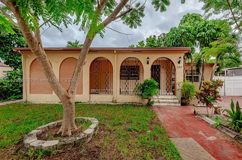 580 SE 3rd St, Hialeah, FL 33010 photo 1